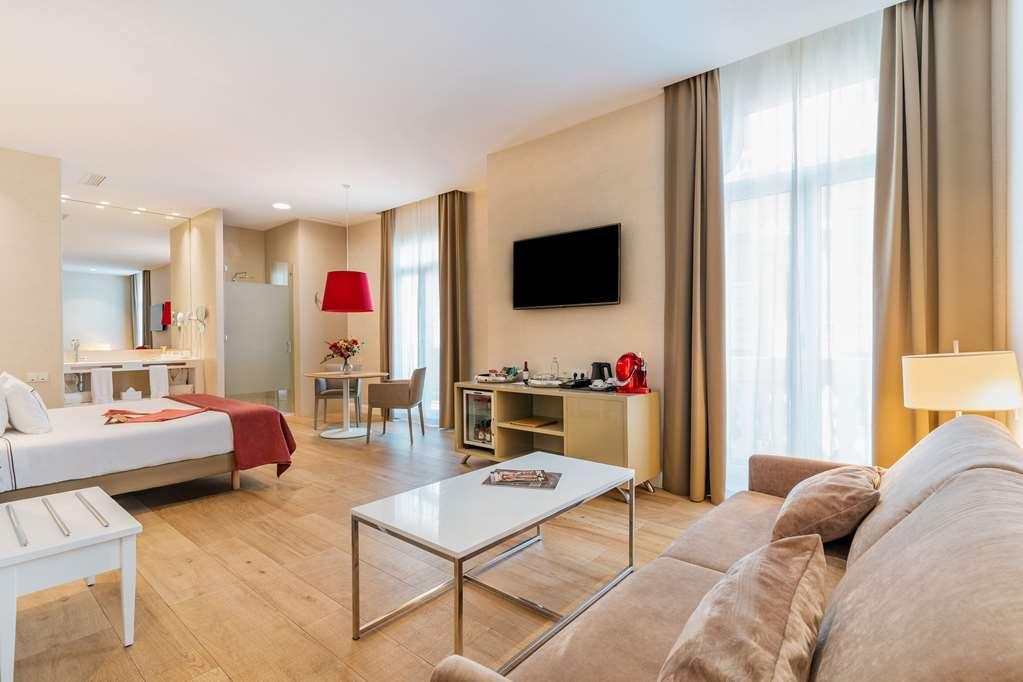 Hotel Melia Plaza 4*